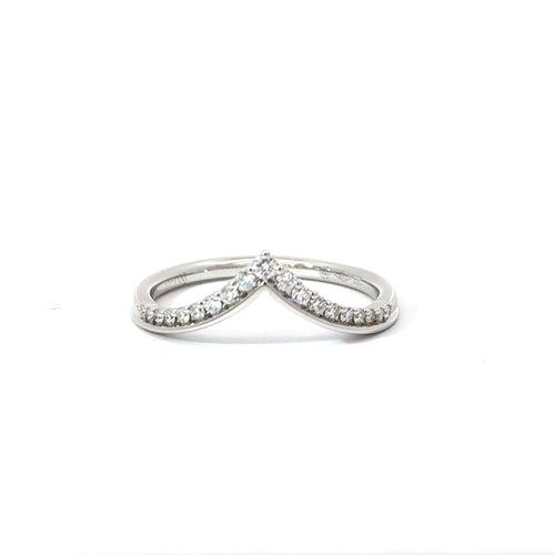 White gold fitted diamond wedding ring