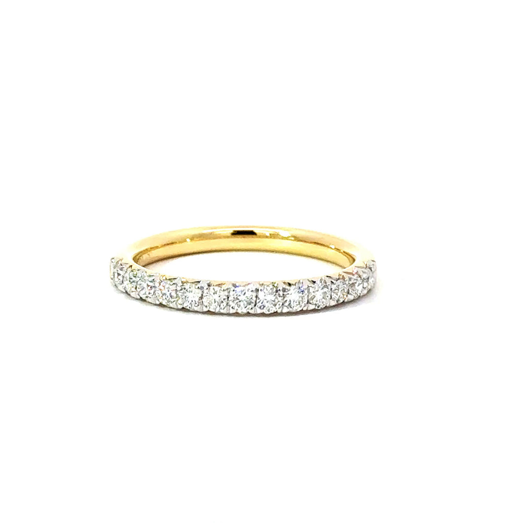 Yellow gold diamond ring