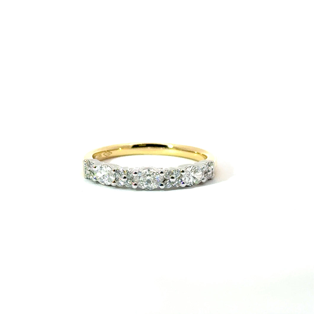 Two tone diamond ring