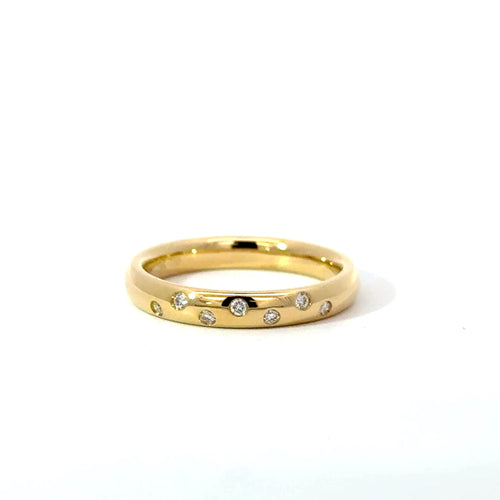 Yellow gold diamond ring