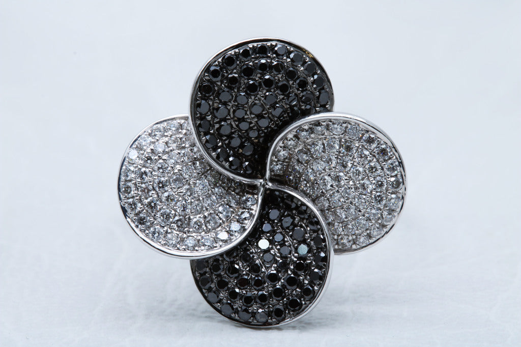 Daisy Flower Dress Ring