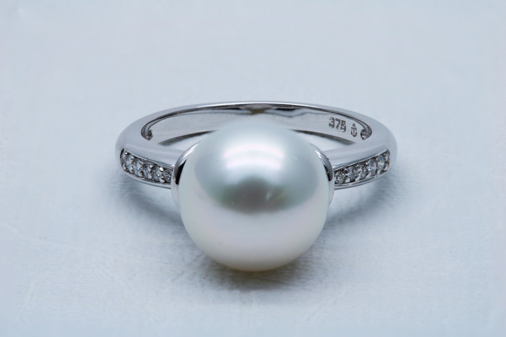 White South Sea Pearl Ring