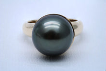 Load image into Gallery viewer, Black South Sea Pearl Dress Ring