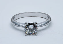 Load image into Gallery viewer, Solitaire Diamond Ring