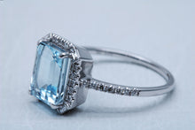 Load image into Gallery viewer, Emerald Cut Aquamarine Ring