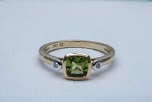 Load image into Gallery viewer, Peridot Dress Ring