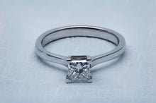Load image into Gallery viewer, Princess cut Solitaire Ring