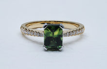 Load image into Gallery viewer, Green Parti Sapphire Ring