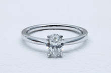 Load image into Gallery viewer, Oval cut Solitaire