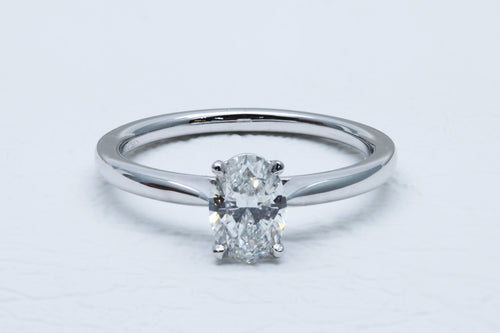 Oval cut Solitaire